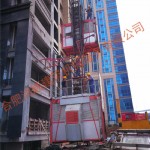 安糧城市廣場施工電梯拆卸現(xiàn)場